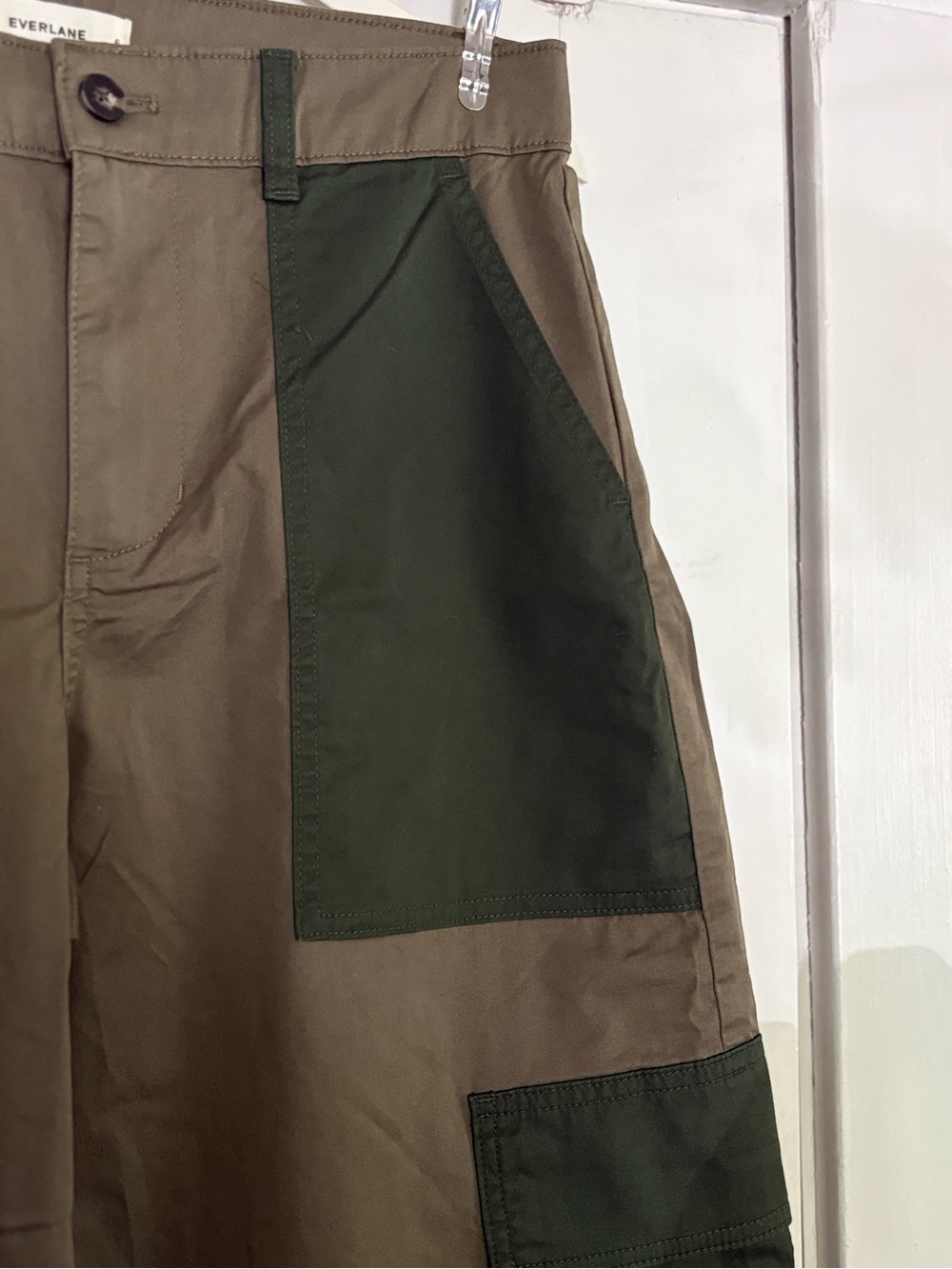 EVERLANE NWOT The Utility Cargo Pant Barrel Leg Colorblock KALAMATA / DUFFEL BAG - Picture 11 of 14